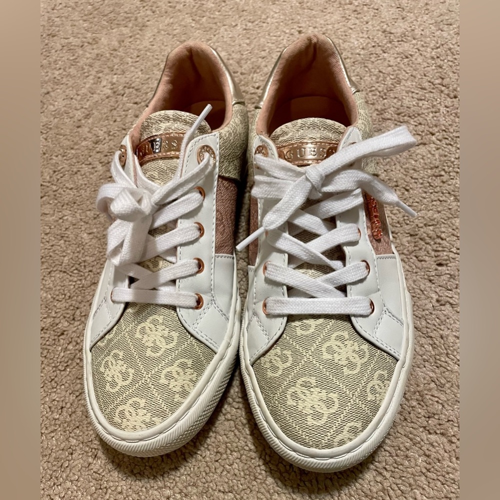 GUESS Women's Loven Sneakers Size 9M